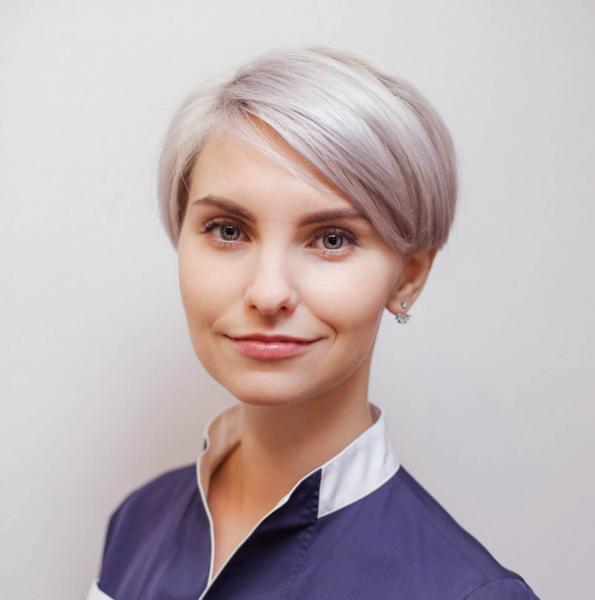 Шандро Евгения Богдановна – хирург-ортопед Стоматологии Комфорта фотография врача-имплантолога Шандро Е. Б.